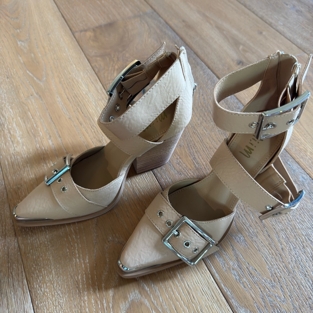 Mi.iM Beige Buckle Block Heel Women's Shoes - Picture 2 of 7